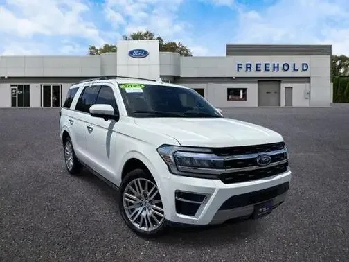 Illustrative vehicle and dealership photography for Expedition