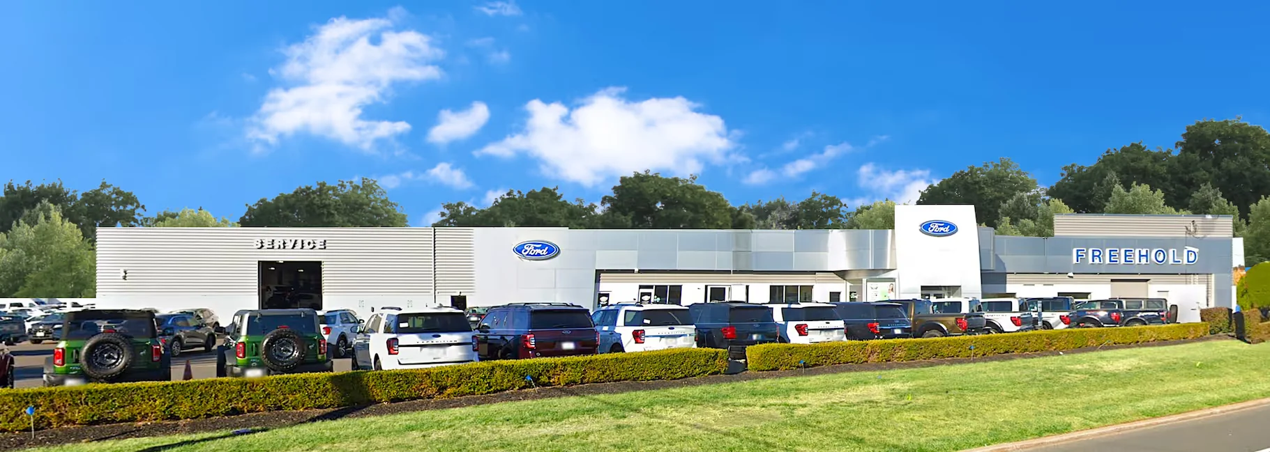 Freehold Ford dealership photograph; illustrative, not the listed Edge